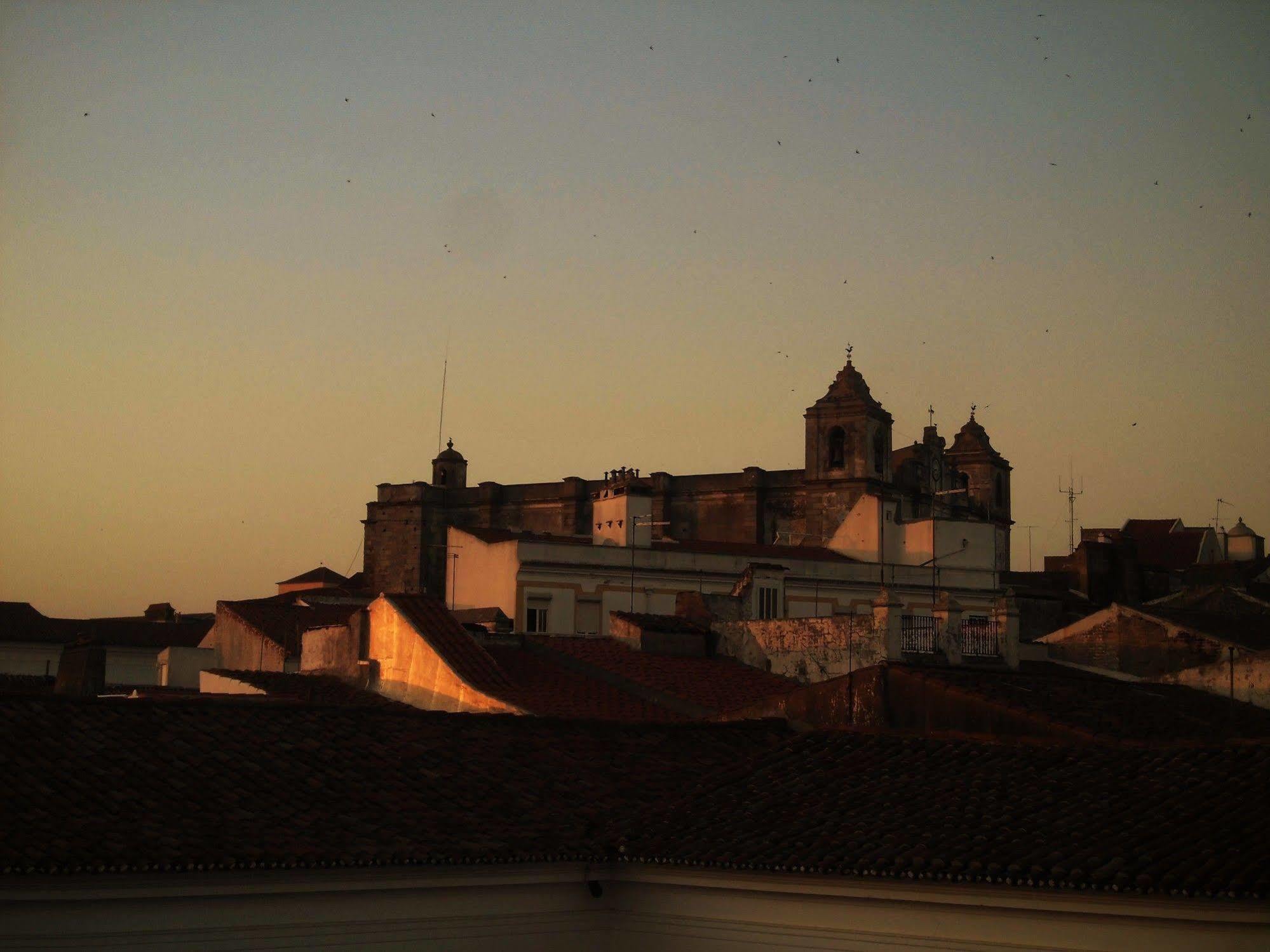 Hostel Raymundo Évora Extérieur photo